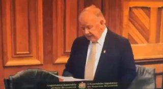 Фейл дня: канадский депутат во время выступления случайно вслух зачитал ответ... ChatGPT.