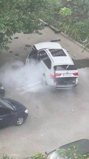 Автомобиль украинского военного взорвался в Одессе. Пострадал водитель BMW X5...