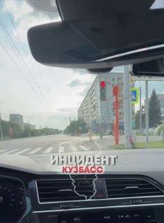 Кемеровчане продолжают жаловаться на подростков, которые гоняют на питбайках...