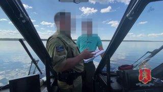 На севере Красноярского края полицейские изъяли из незаконного оборота 13 литров черной икры и более 400 кг осетрины