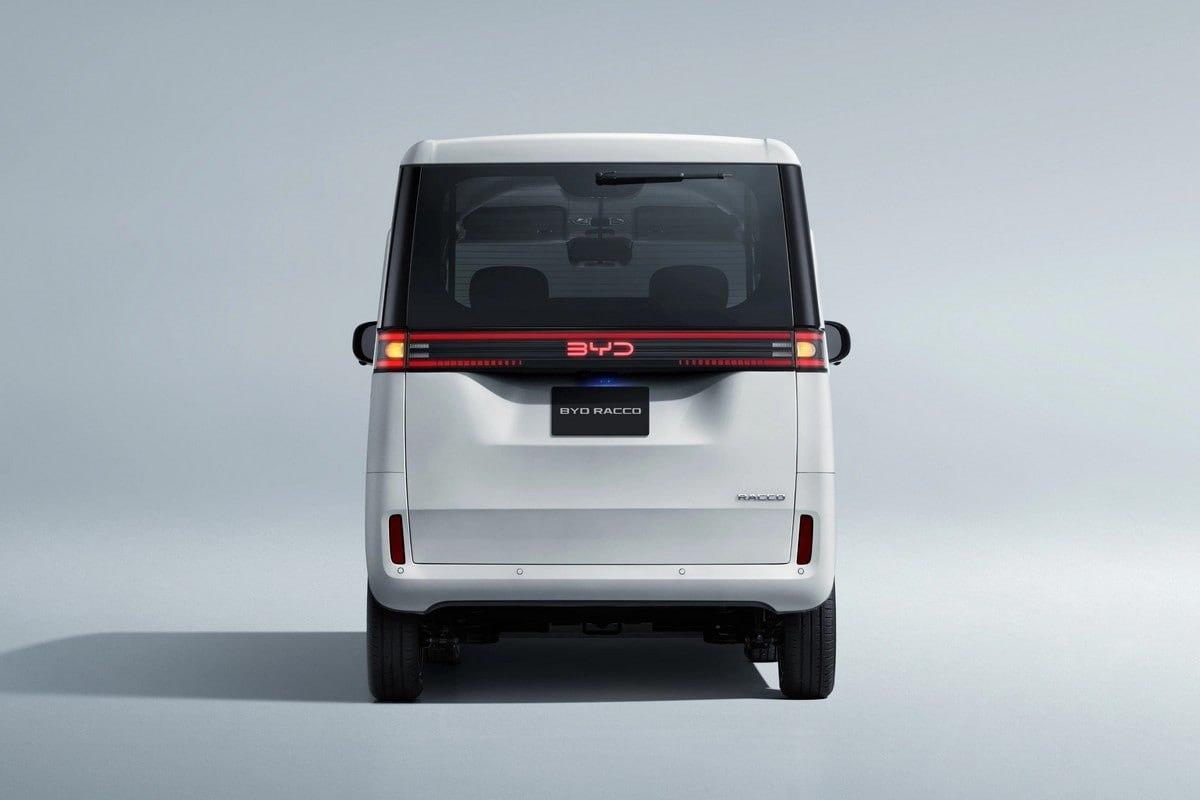 BYD решила залезть в самый японский сегмент — китайская компания показала свой первый кей-электрокар Racco.