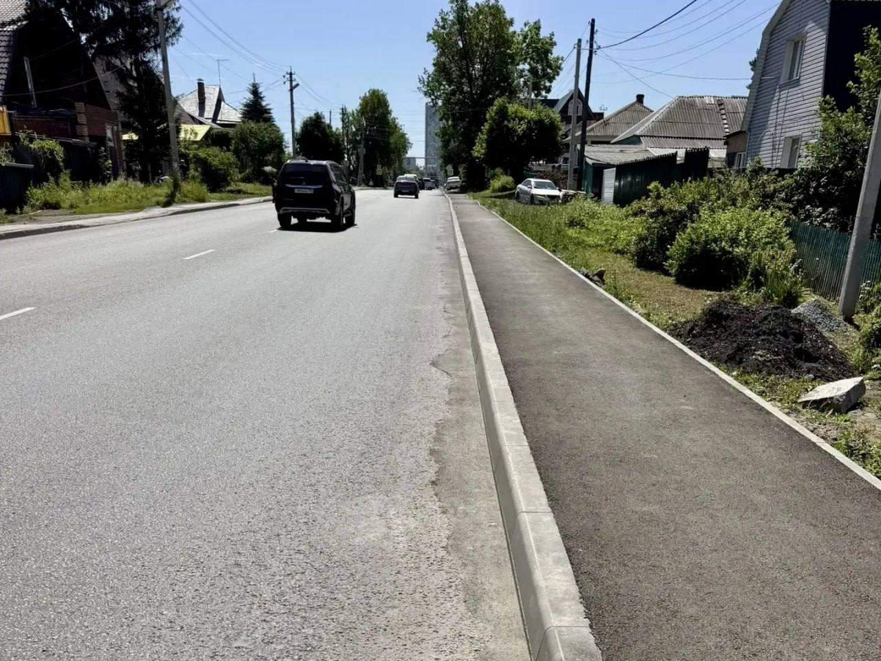 В Новосибирске за сезон планируют отремонтировать 92 тротуара. Мэр Максим...