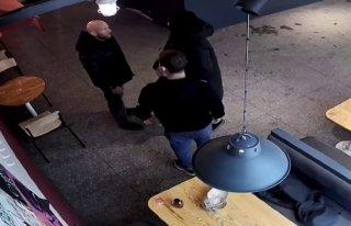 В Питере задержали мигранта из средней Азии, который напал на посетителя...