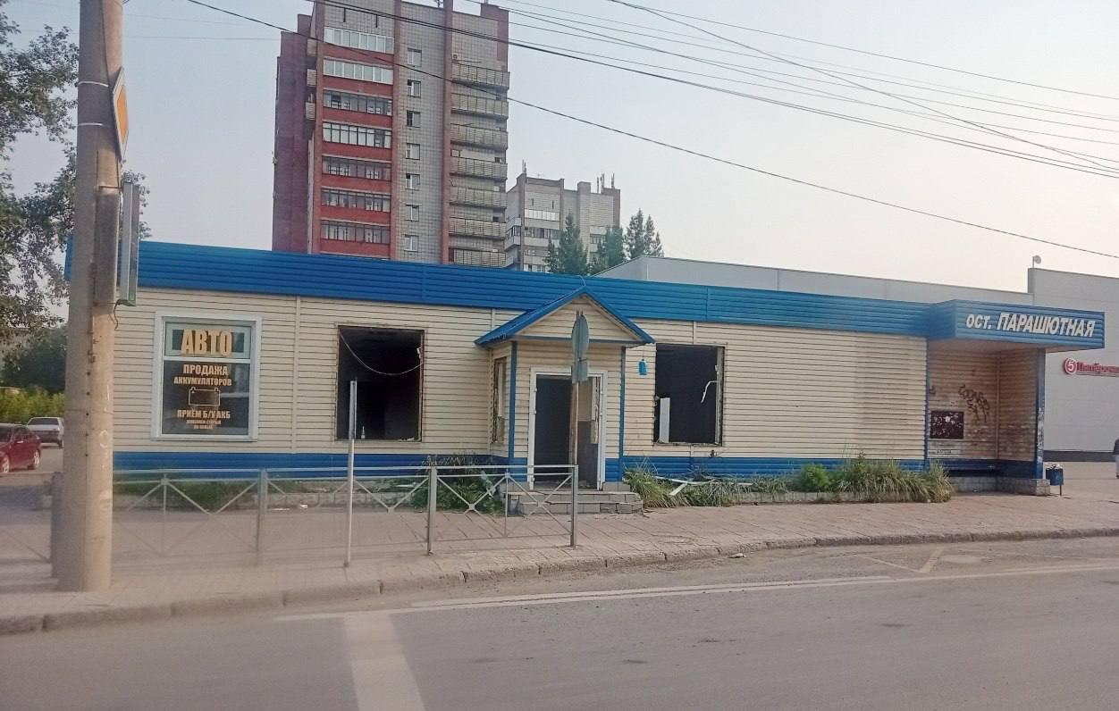 Торговый павильон снесли на перекрестке улиц Титова и Связистов. Речь идёт о...