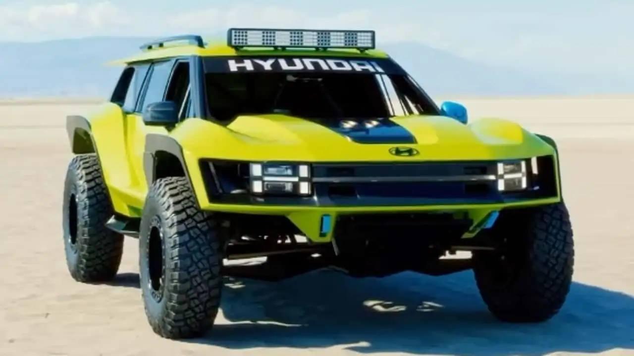 Hyundai показал Santa Fe для пустынных гонок — кроссовер превратили в огромный внедорожный болид для Baja.