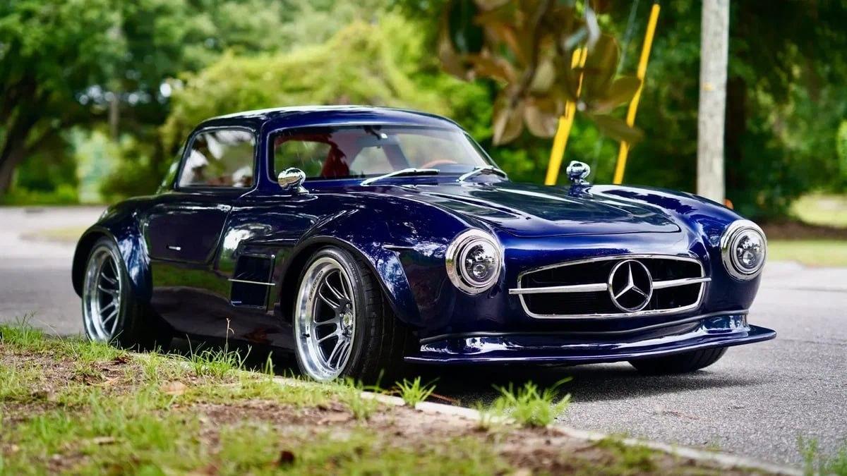 Chrysler за $5 тысяч превратили в легендарный Mercedes-Benz 300 SL.
