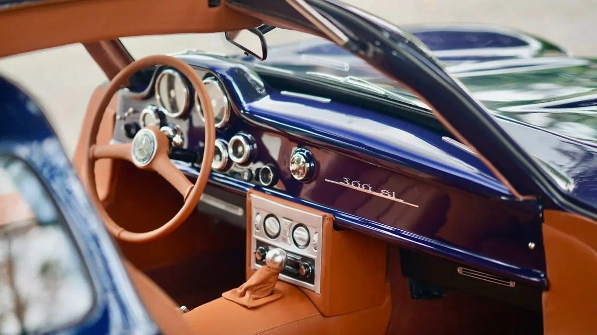 Chrysler за $5 тысяч превратили в легендарный Mercedes-Benz 300 SL.
