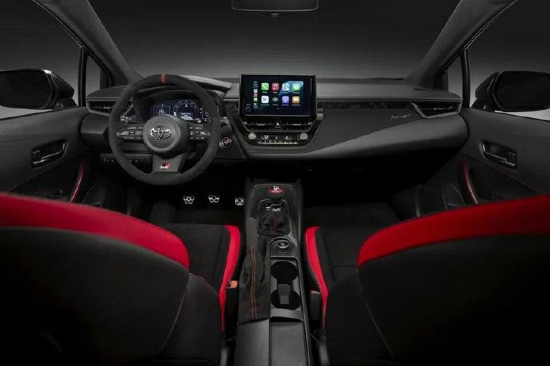 Toyota представила самую дорогую Corolla в истории — за неё просят около ₽5,1 миллиона.