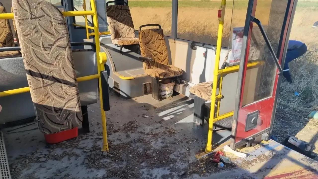 ВСУ атаковали автобус с рабочими Днепрорудненского железнодорожного комбината...