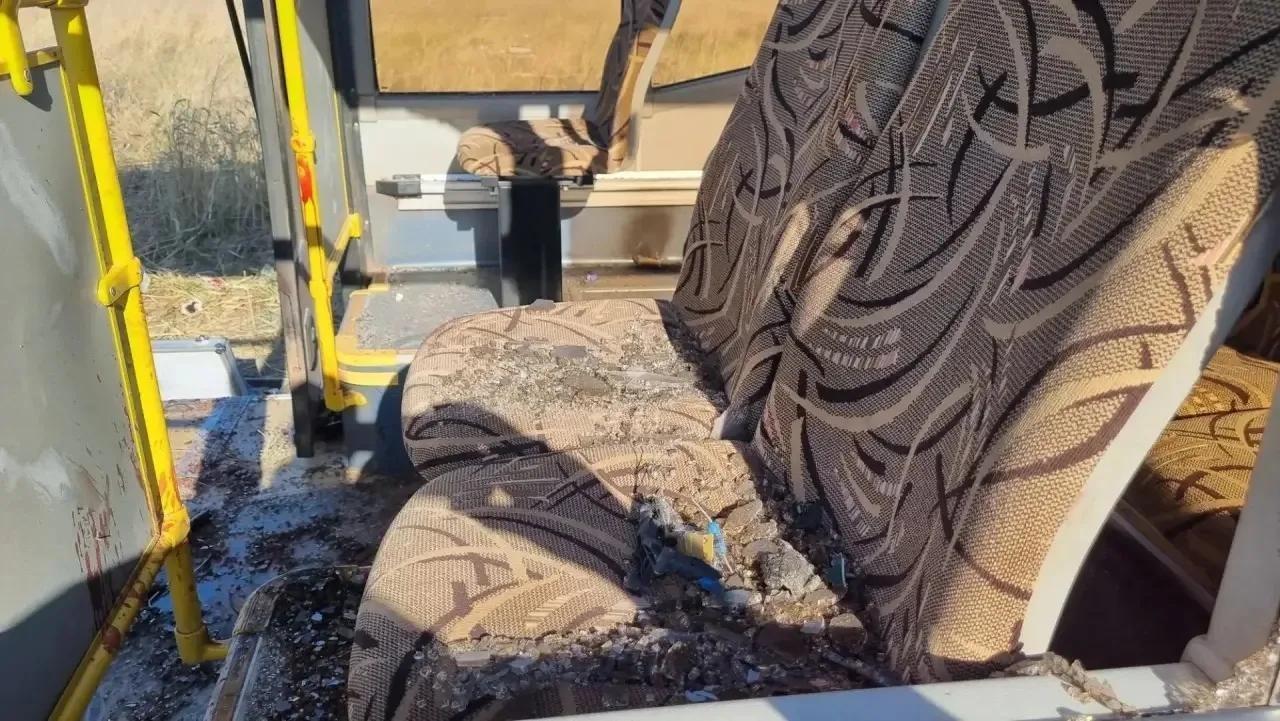 ВСУ атаковали автобус с рабочими Днепрорудненского железнодорожного комбината...