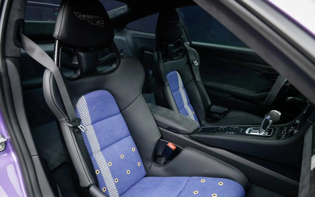 Porsche 911 GT2 RS впервые продали за $1 миллион на аукционе.