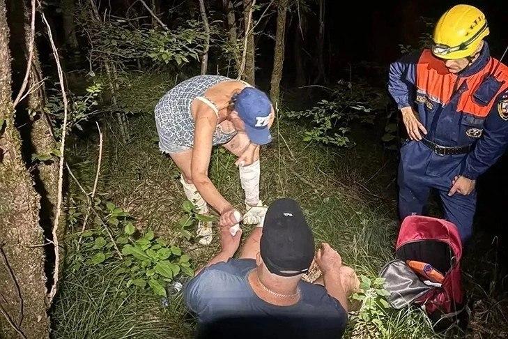 Туристы из Новосибирска заблудились в сочинском лесу Супружеская пара из...