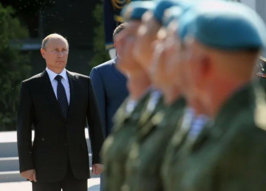 Путин поздравил десантников с Днем ВДВ, отметил их героизм и мужество на самых ответственных участках СВО