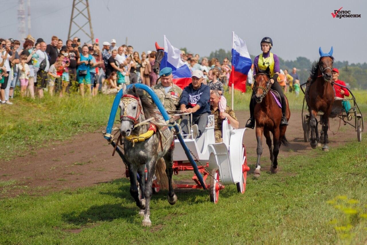 В минувшие выходные в селе Новая Солянка состоялись конноспортивные...