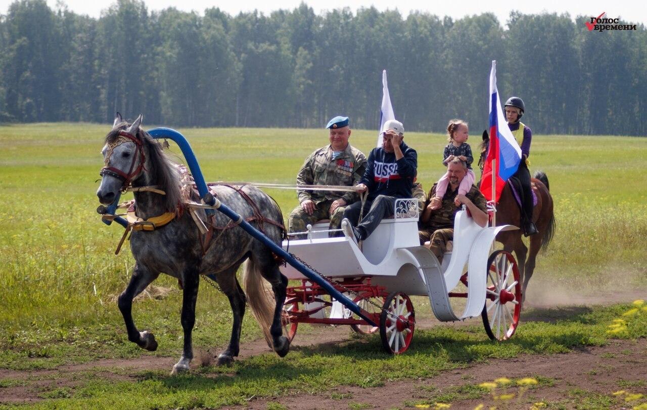 В минувшие выходные в селе Новая Солянка состоялись конноспортивные...