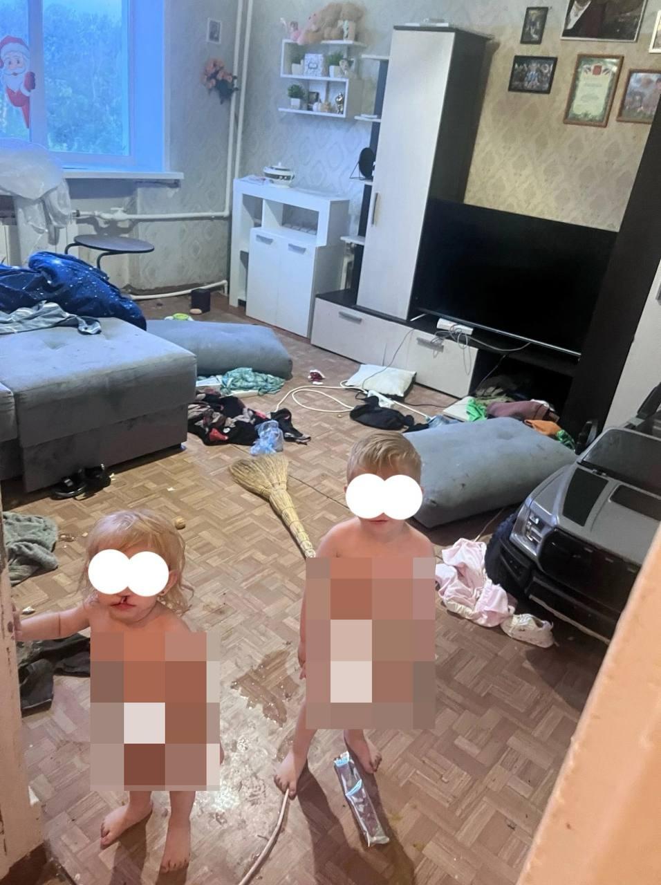Пятеро детей выживали среди грязи, насекомых и наркоманов в Самарской области