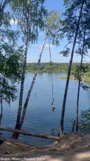 В Павлове экстремал чуть не умер после прыжка с тарзанки: ствол дерева не выдержал и обломился прямо ему на голову