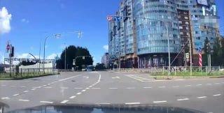 Велосипедист пробил лобовое стекло после жёсткого ДТП на Планерной.