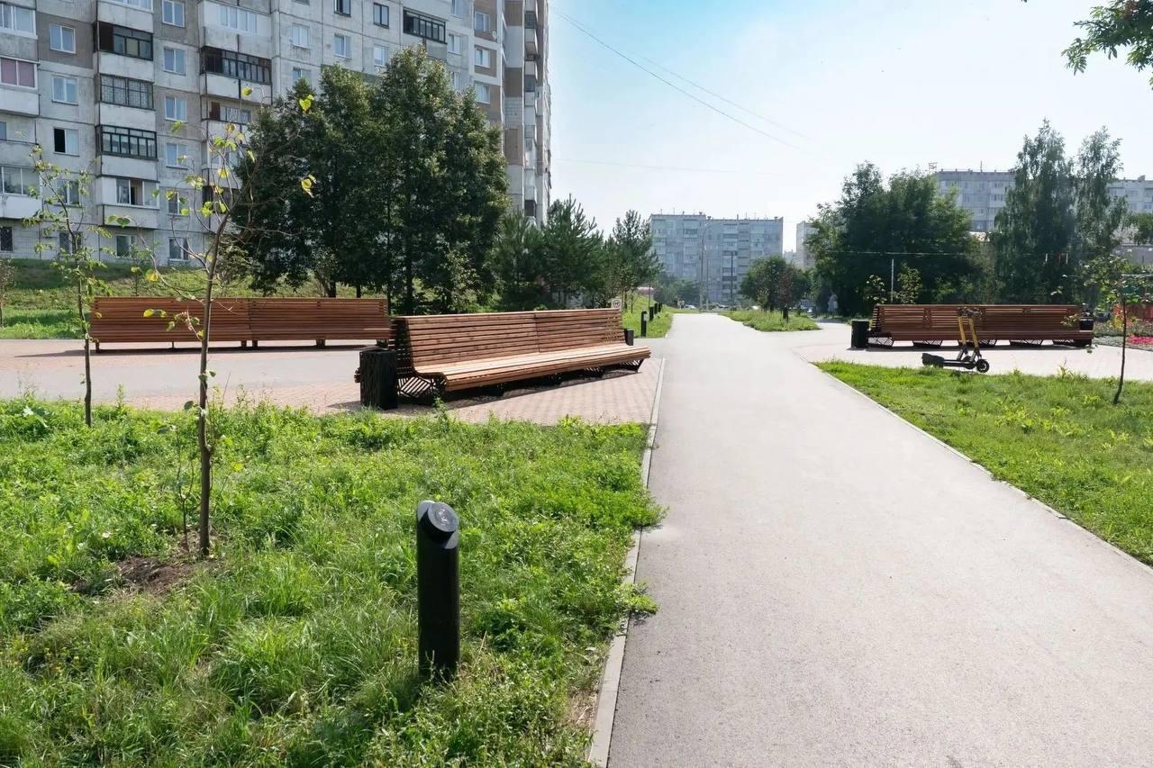 В сквере на Молодежном проспекте завершили второй этап благоустройства. Здесь...