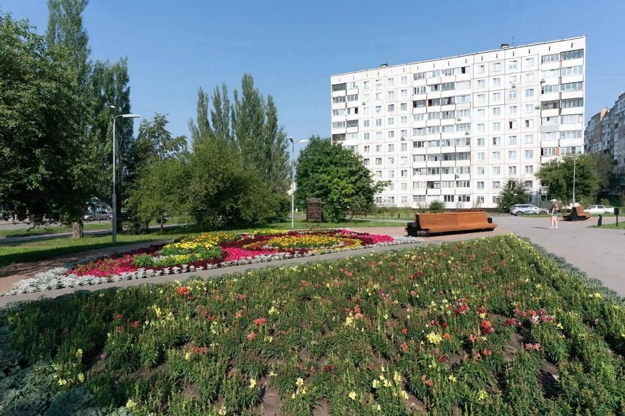 В сквере на Молодежном проспекте завершили второй этап благоустройства. Здесь...