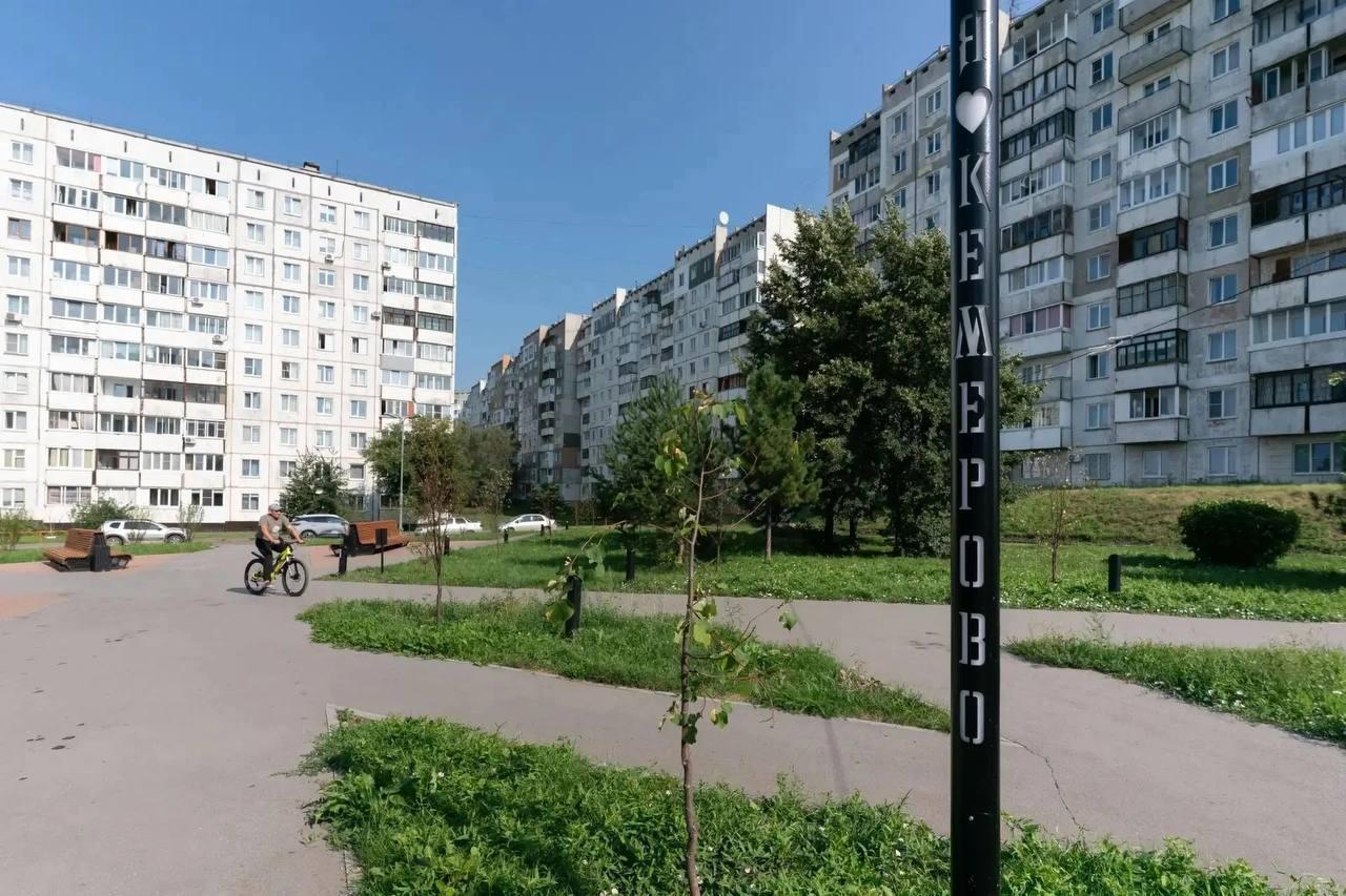 В сквере на Молодежном проспекте завершили второй этап благоустройства. Здесь...