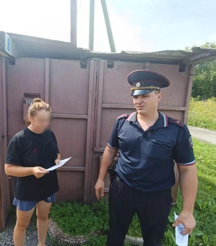 Ачинские полицейские навестили семьи, где проживают юные мотогонщики...