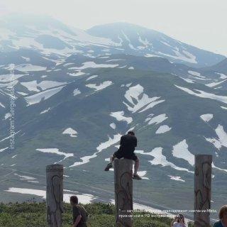 Вандалы залезли на головы гамулов на Камчатке.