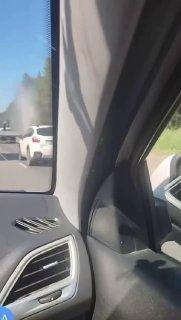 Из-под земли забил фонтан в Академгородке. Из-за гидравлических испытаний без...