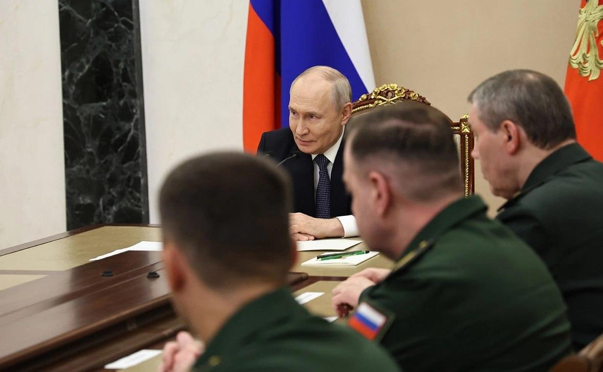 Путин провёл масштабные кадровые перестановки в руководстве российских войск,...
