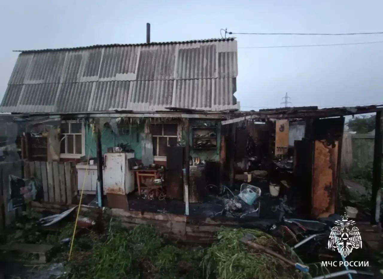 Дачник пытался распилить газовый баллон болгаркой и пострадал от взрыва в...