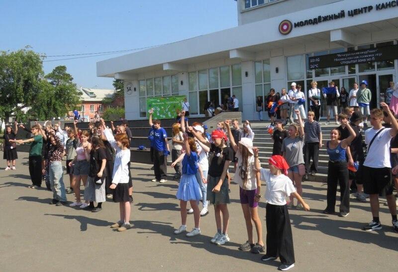 Полицейские провели спортивную зарядку для ТОСовцев в Канске В Канске...