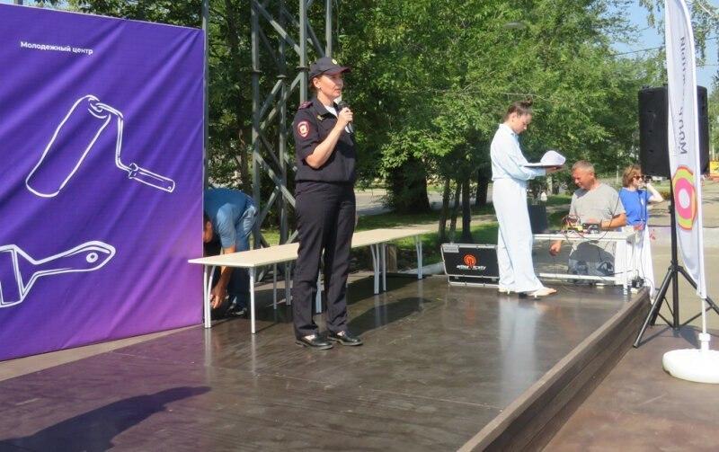 Полицейские провели спортивную зарядку для ТОСовцев в Канске В Канске...