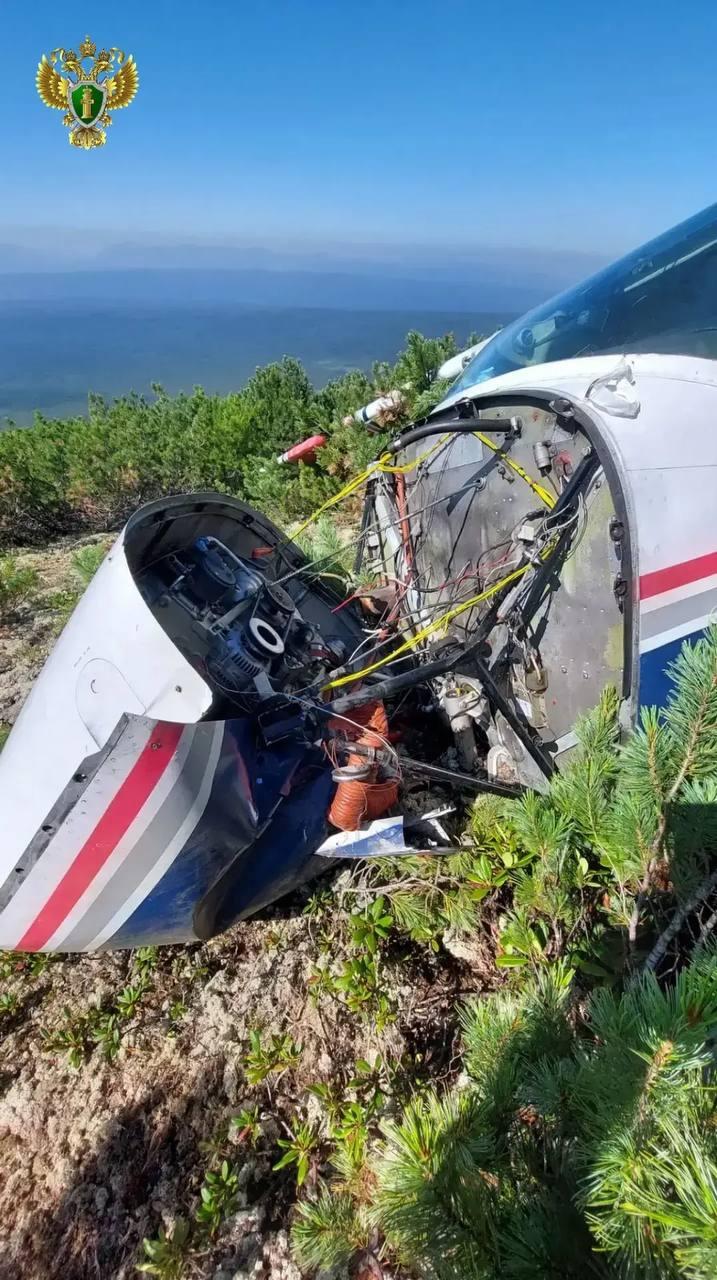 Кадры с места жёсткой посадки Cessna под Бодайбо, где нашли пропавших лётчиков.