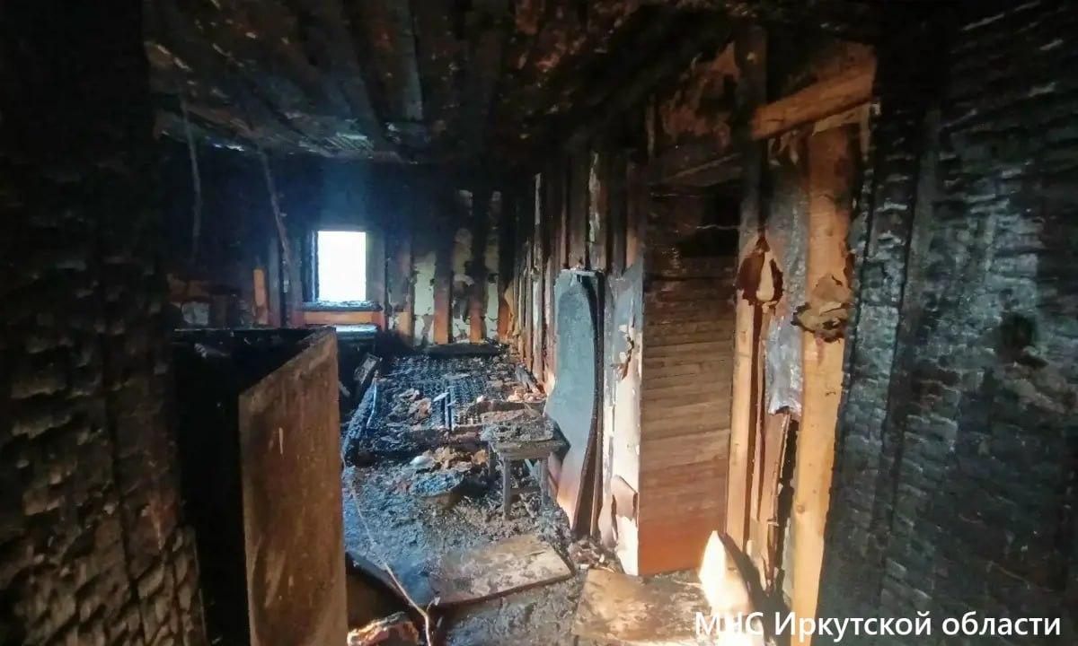 Труп мужчины нашли на пепелище заброшенного сарая в Братске