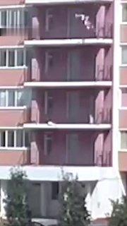 В Новосибирске бабушка выбросилась с 17-го этажа, чтобы не быть обузой для родных