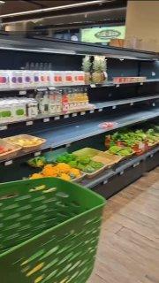 Киев остался без еды. Одни из крупнейших супермаркетов Украины остались без...