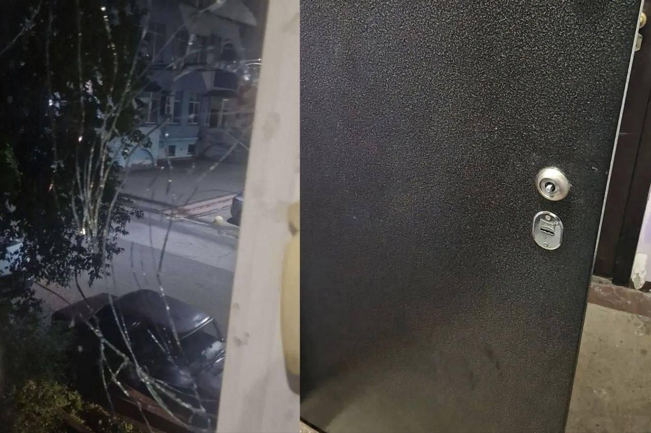 В Новокузнецке росгвардейцы задержали мужчину, который разбил окно и сломал дверь квартиры сожительницы