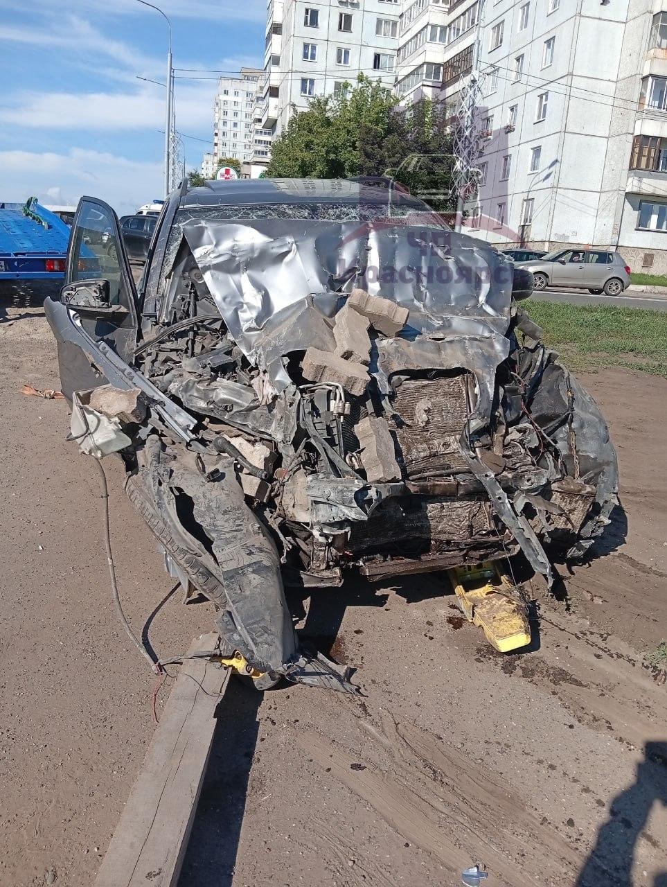 Сегодня утром на ул. Дубровинского водитель бнв не справился с управлением и...