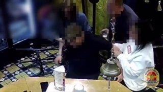 Красноярка украла у спящего в баре мужчины телефон, часы и кольцо История...