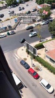 Безуспешная попытка запарковать Смарт в очень ограниченном пространстве...
