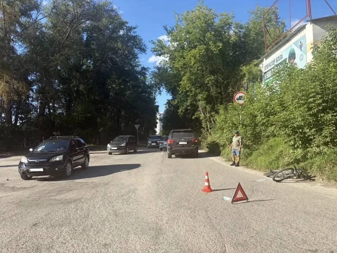 В Новосибирске внедорожник сбил мальчика на велосипеде ДТП случилось на...