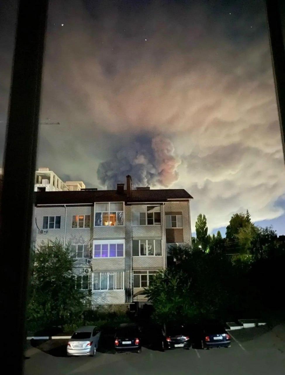 Один человек погиб, двое пострадали при атаке БПЛА на склад Wildberries в Воронежской области, сообщил губернатор Александр Гусев.