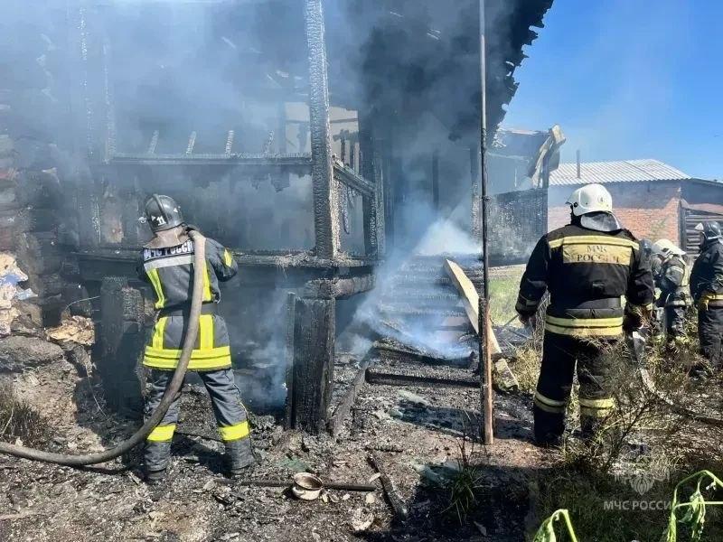В крае накануне потушено 11 пожаров, в одном из них погиб мужчина и обгорела...