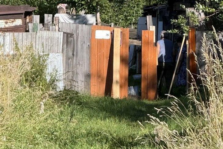Под Новосибирском два молодых человека открыли стрельбу из арбалета 11...