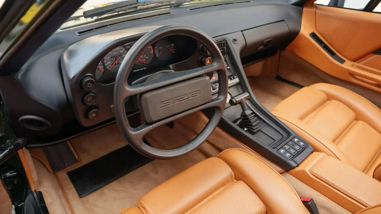 Porsche 928 без крыши в единственном экземпляре (!) оценили всего в $80 тысяч (₽6,6 миллиона).
