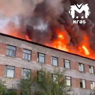 Поджигателя, устроившего пожар на территории бывшей военной части, ищут в...
