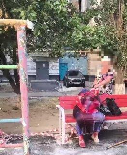Наркоманка вонзила нож в шею собственной бабушке в Волгограде Внучка без...