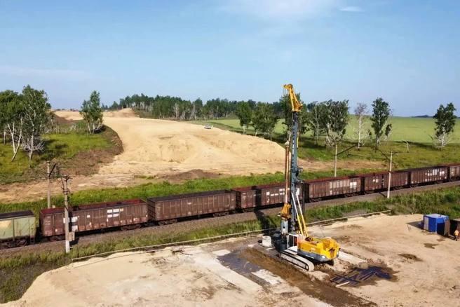 Мост через Транссиб начали строить около села Шерагул. Сейчас там...