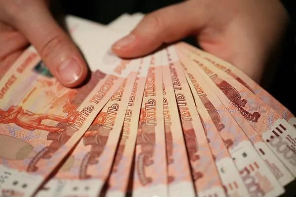 Прокопчанин отсудил у администрации 424 тысячи рублей за яму на дороге