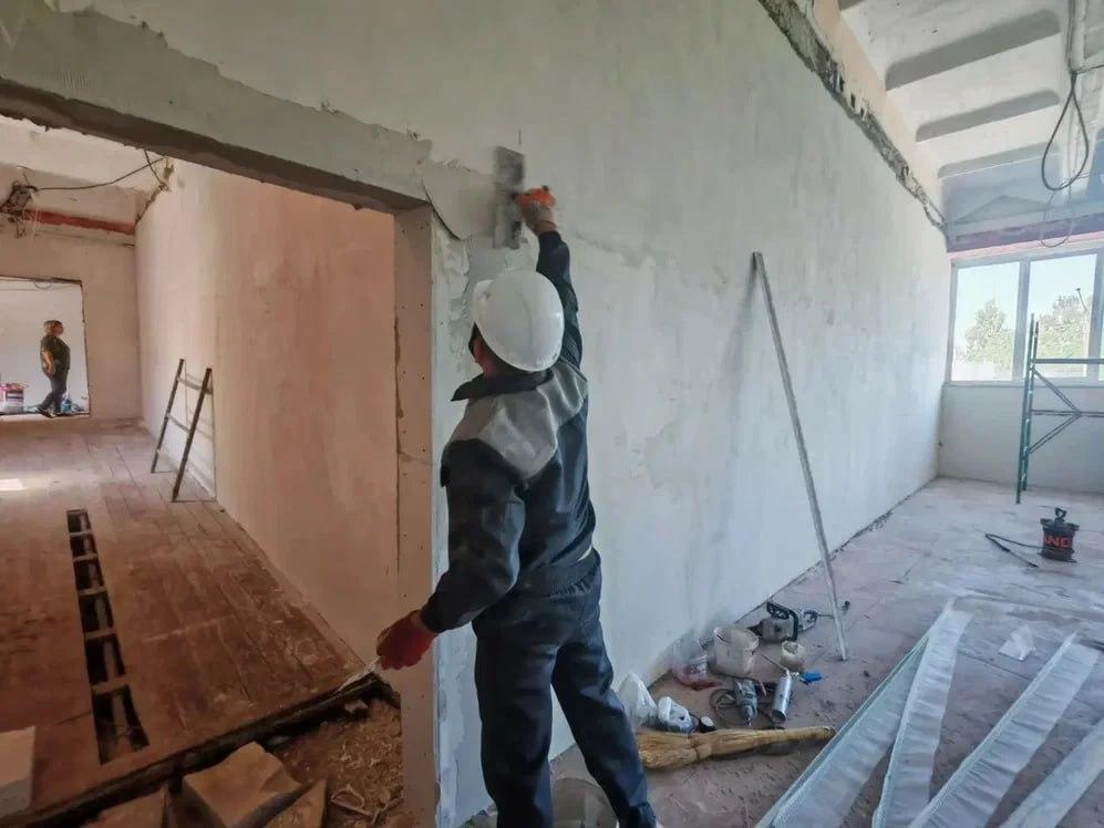 Семь школ откроются после капремонта к началу нового учебного года. В том...